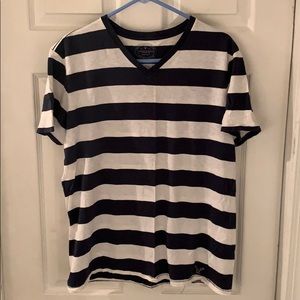 Men’s American Eagle V-Neck T-Shirt Size Lg